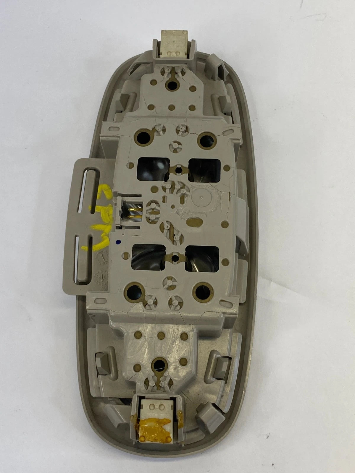 2005 2006 CHEVY TRAILBLAZER EXT CENTER ROOF DOME COURTESY LIGHT ASSY OEM