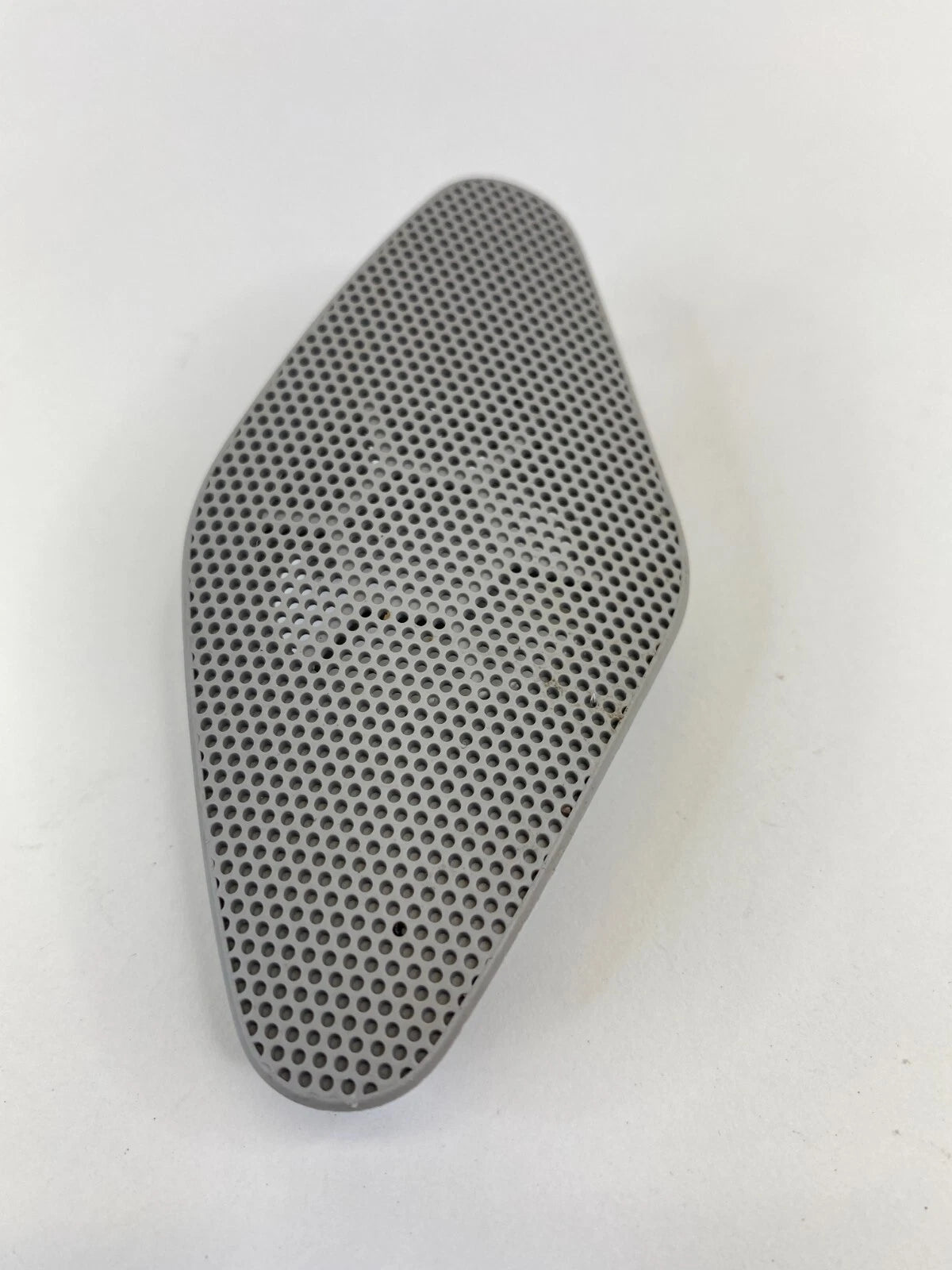 2009-2017 CHEVROLET TRAVERSE FRONT RIGHT SIDE SPEAKER GRILLE COVER 30705320E OEM