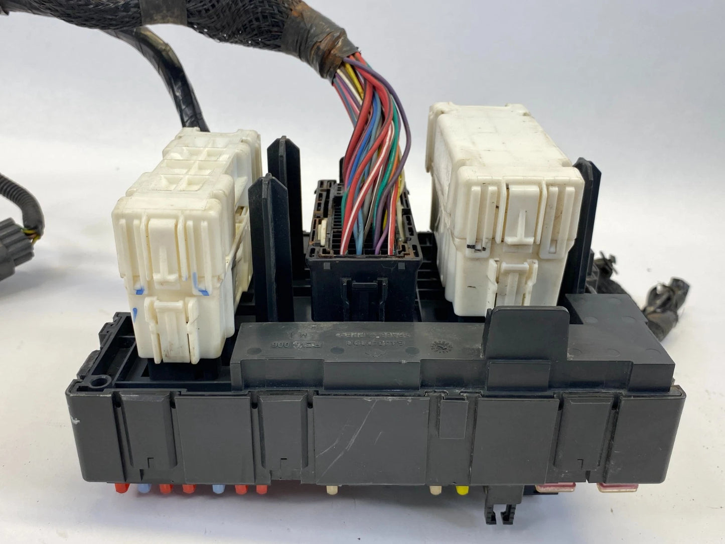 2007-2009 PONTIAC TORRENT POWER DISTRIBUTION BOX UNIT FRONT OEM FACTORY 15947088