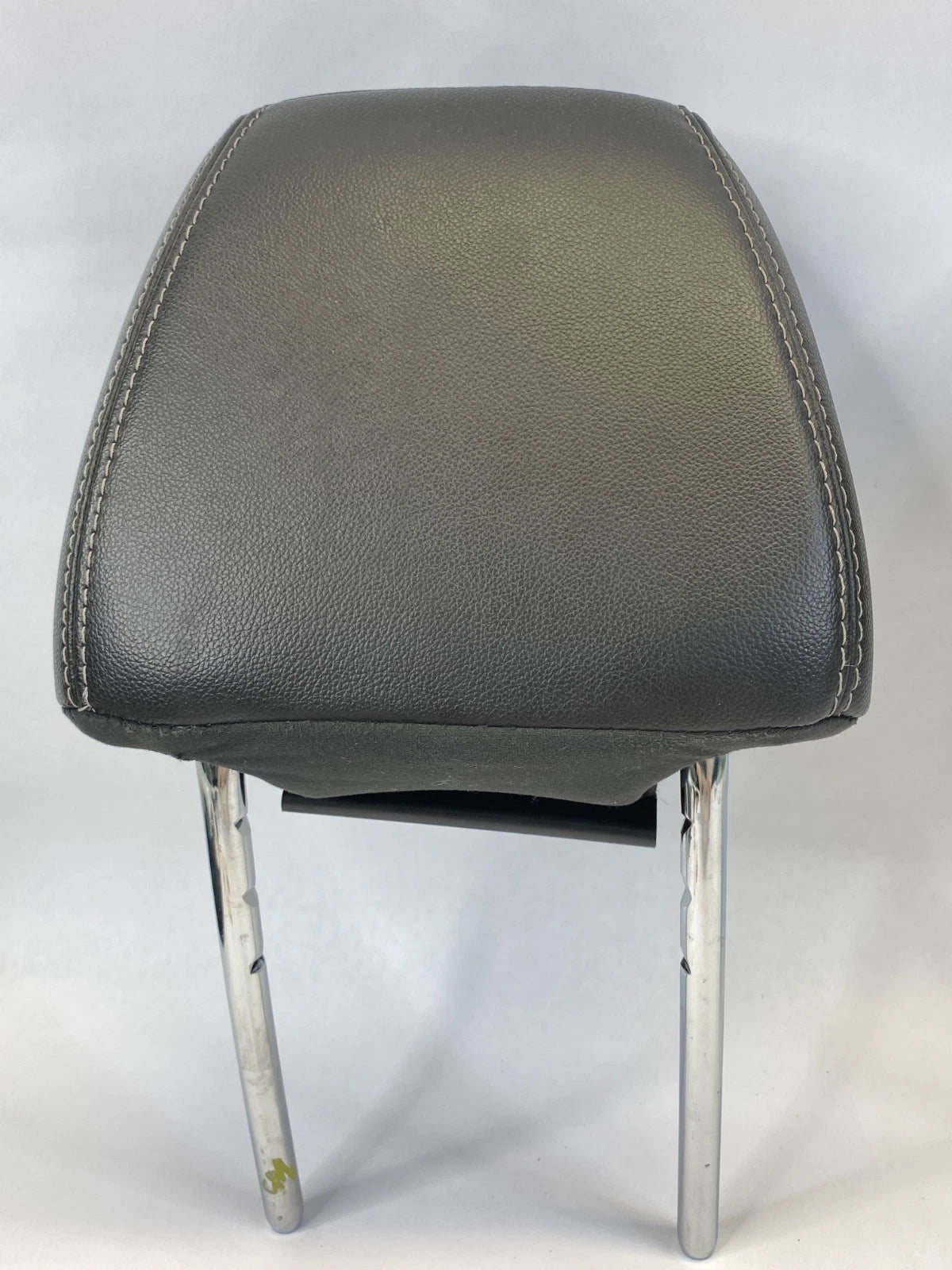 2012-2018 FORD FOCUS FRONT HEADREST BLACK LEATHER DRIVER AND PASSENGER SIDE OEM