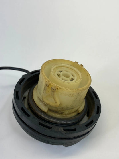 2004 2005 CHEVROLET AVALANCHE 4-DR 5.3L 16V FUEL SYSTEM TANK FILLER CAP ASSY