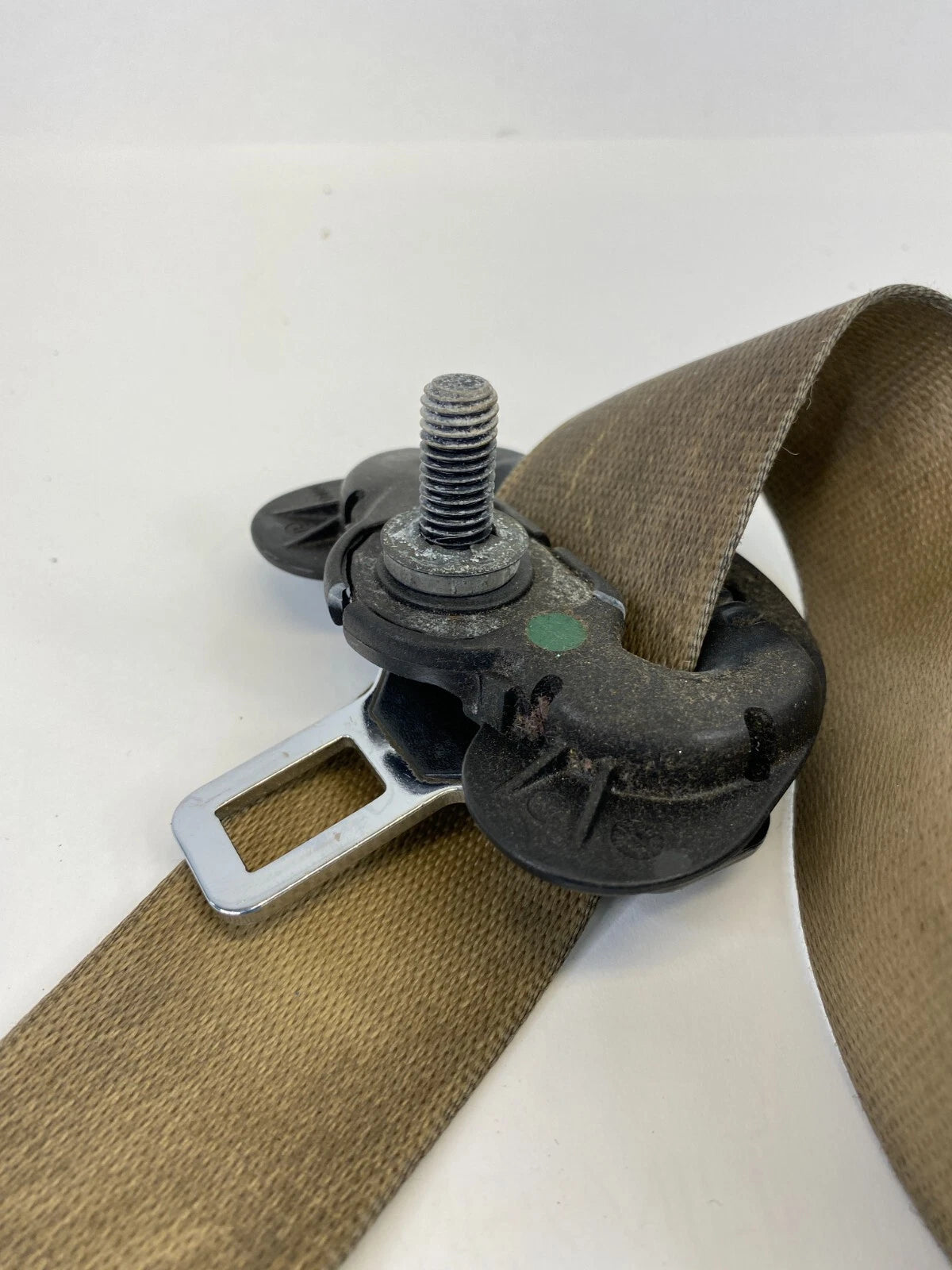 2004-2007 BMW 530i 525i FRONT LEFT DRIVER SIDE SEAT BELT RETRACTOR 601629800 OEM