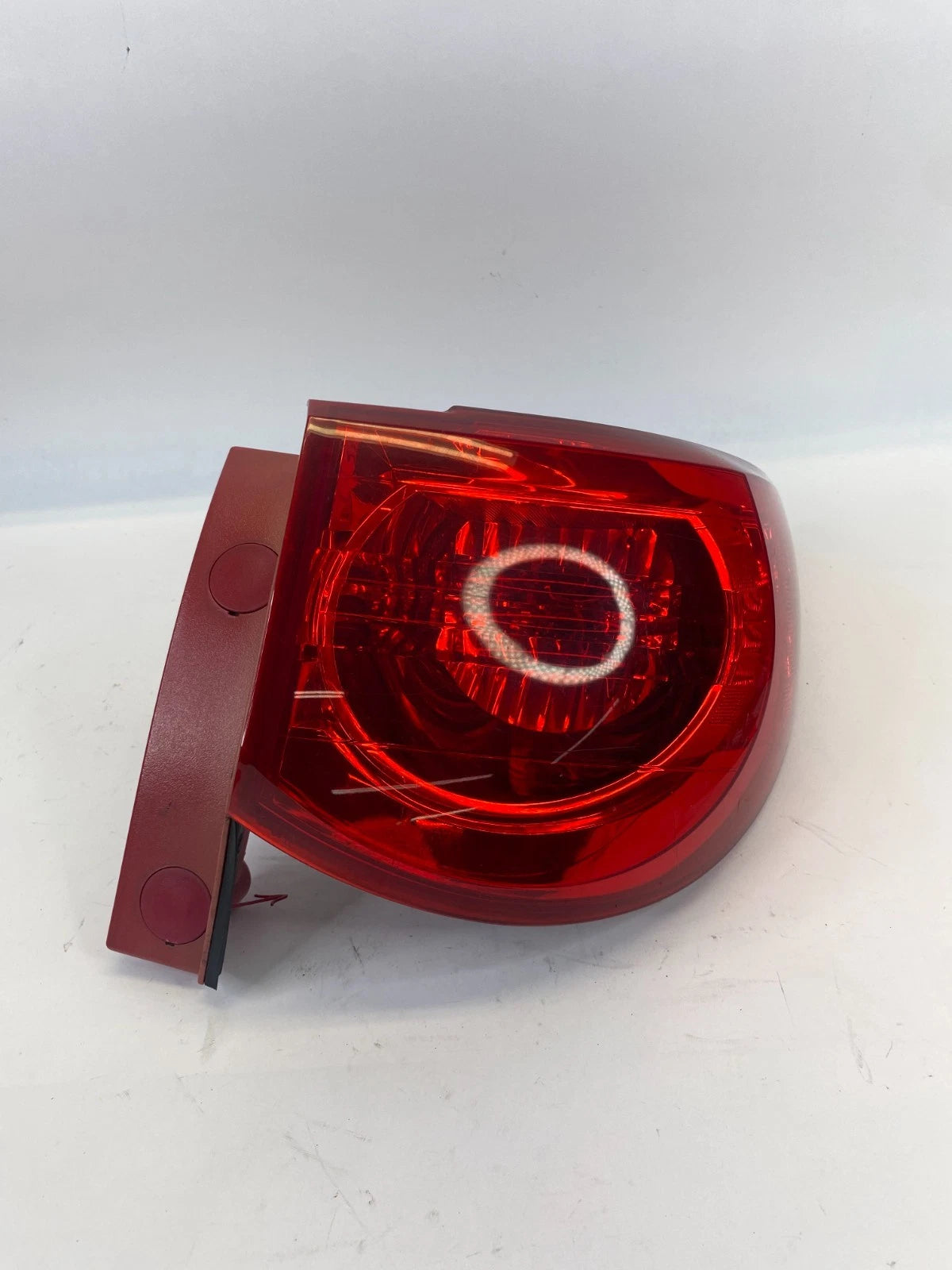 2009-2012 CHEVROLET TRAVERSE REAR RIGHT SIDE OUTER TAIL LIGHT TAILLIGHT OEM