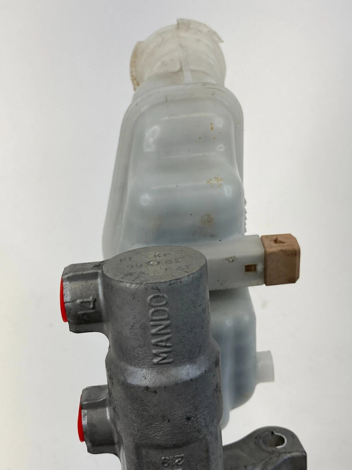 2011-2014 HYUNDAI SONATA 2.4L BRAKE MASTER CYLINDER ASSY W/ RESERVOIR BOTTLE OEM