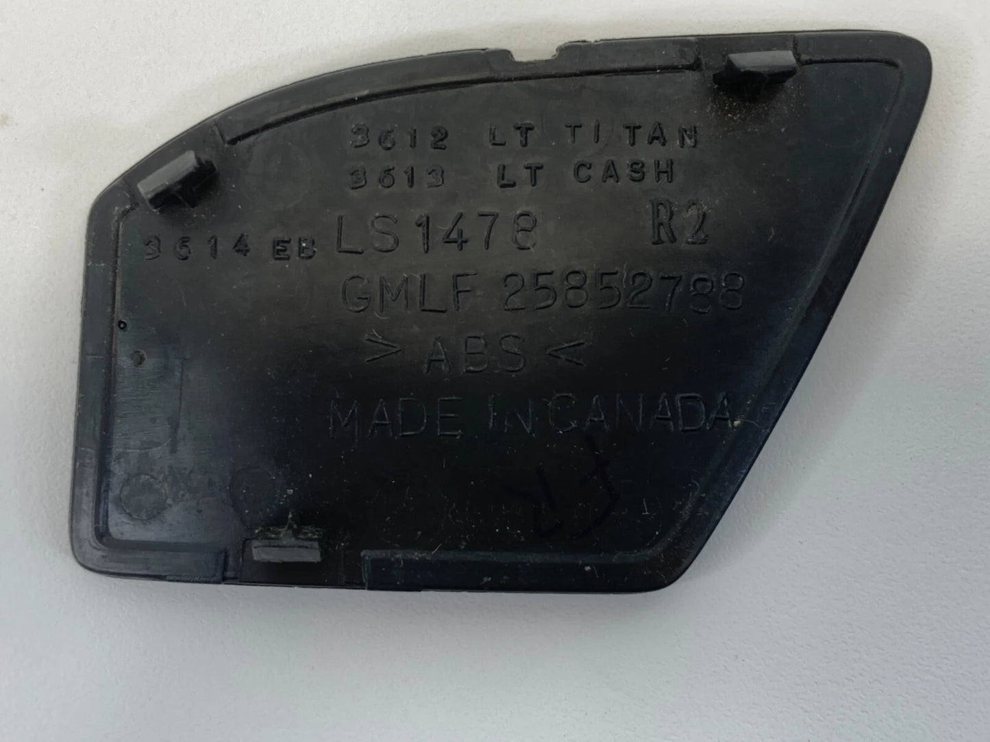 2009 10 11 2012 CHEVY TRAVERSE FRONT LEFT DOOR HANDLE COVER BEZEL TRIM 25852790