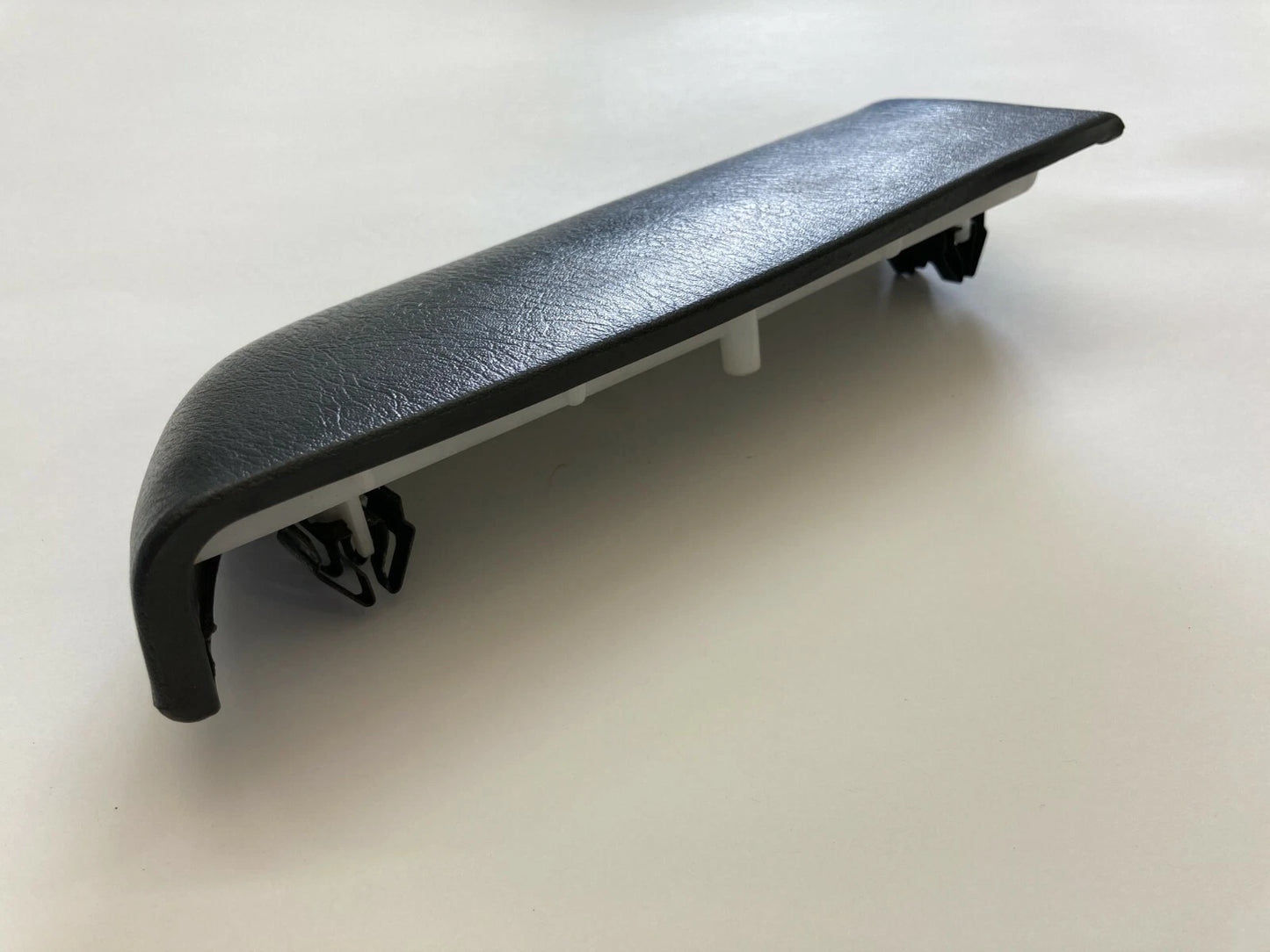 1996-1999 NISSAN PATHFINDER FRONT RIGHT DOOR ARMREST PAD REST OEM