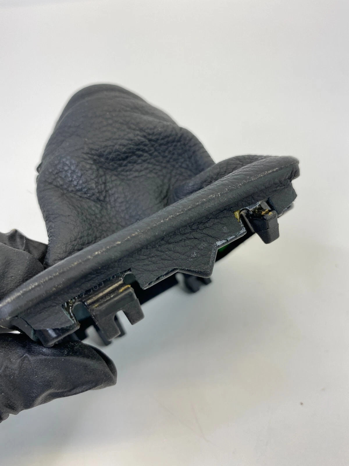 04-10 BMW 530I AUTOMATIC TRANSMISSION CENTER CONSOLE SHIFT SHIFTER BOOT BEZEL