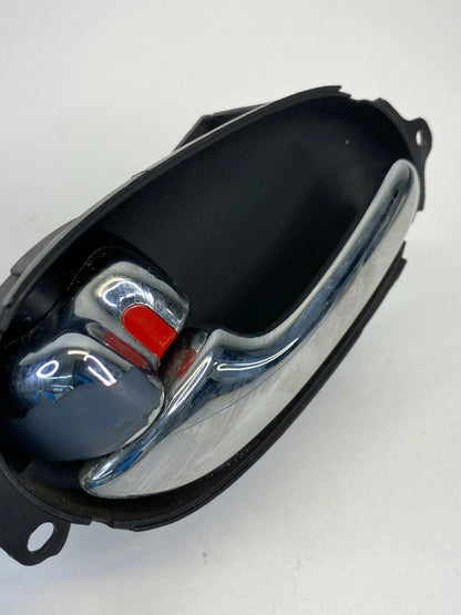 02-09 GMC ENVOY REAR LEFT BACK DRIVER SIDE INNER INTERIOR DOOR HANDLE 107502LH