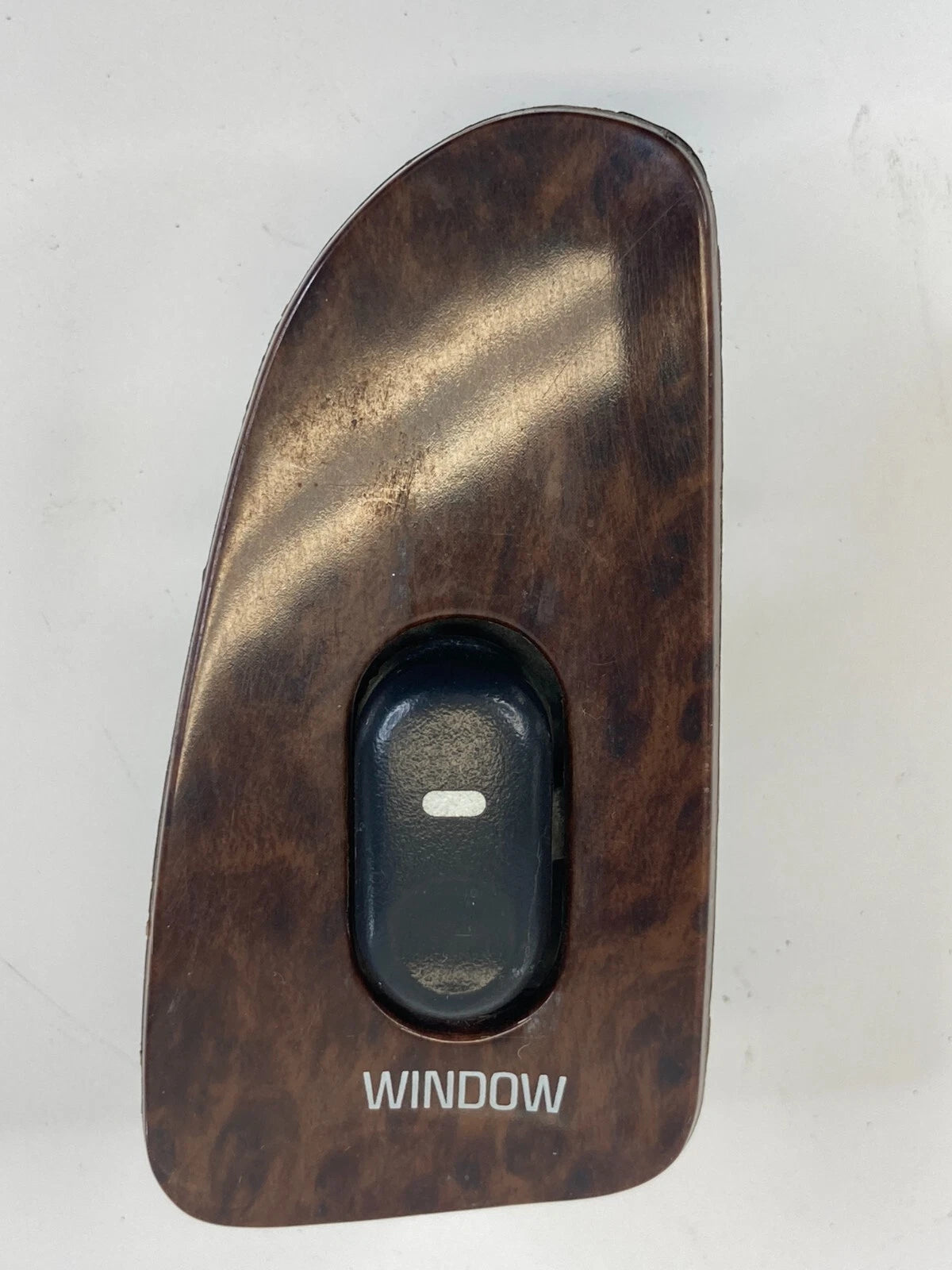 2004 2005 BUICK CENTURY REAR RIGHT SIDE DOOR POWER WINDOW SWITCH BUTTON 10262608