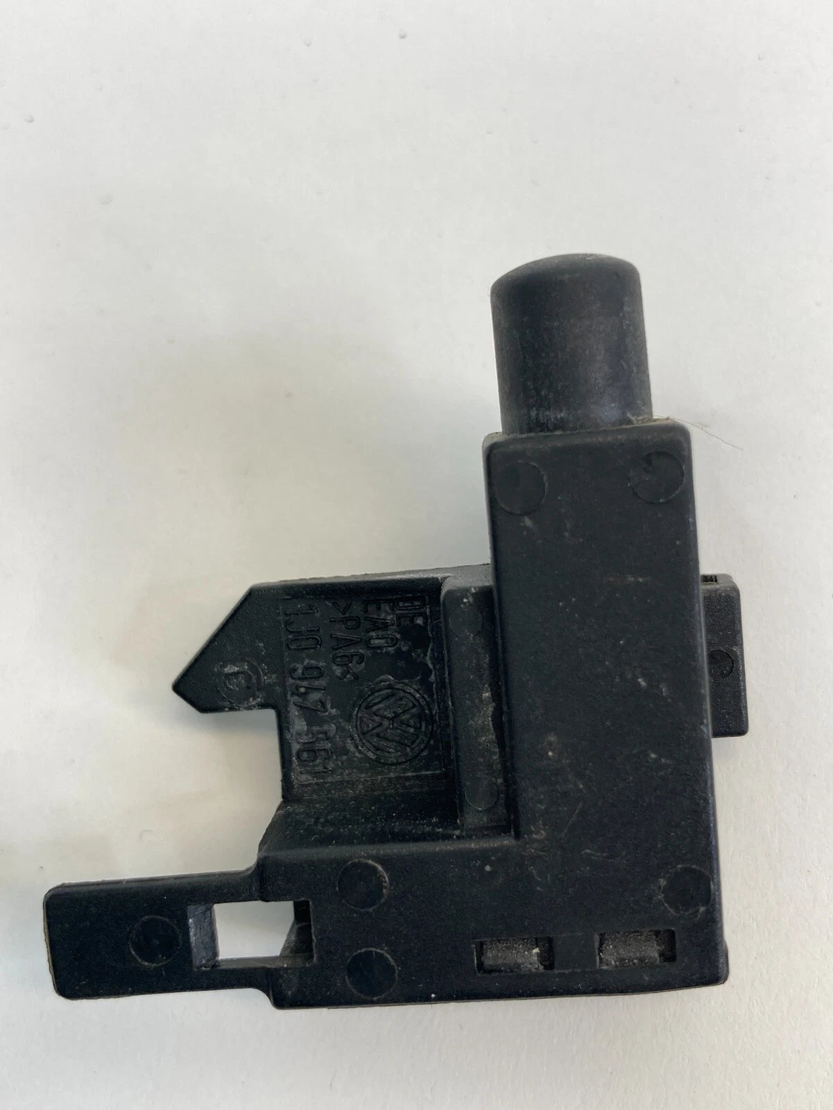 2009-2017 VOLKSWAGEN TIGUAN GLOVE BOX LAMP PARKING BRAKE SWITCH SENSOR 1J0947561