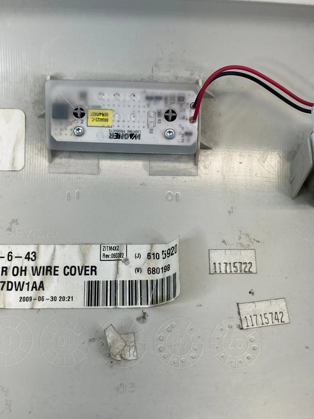 08-10 DODGE GRAND CARAVAN ROOF MOUNT OVERHEAD CONSOLE LIGHT COVER 5KP77DW1AA OEM