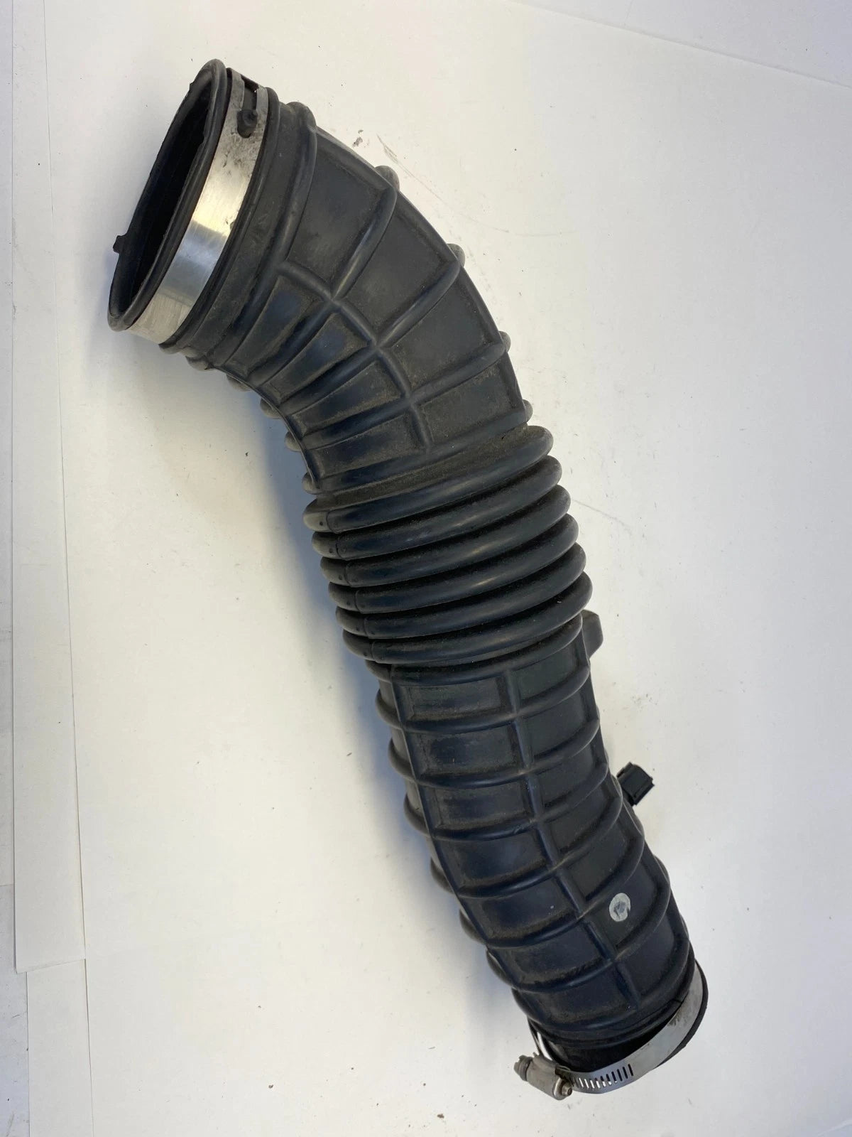 05-10 CHRYSLER 300 DODGE CHARGER MAGNUM 2.7L AIR INTAKE HOSE TUBE 04591866AB OEM