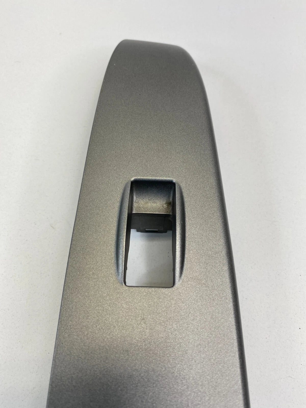 04-09 TOYOTA PRIUS REAR LEFT WINDOW CONTROL SWITCH COVER BEZEL OEM 74272-47050