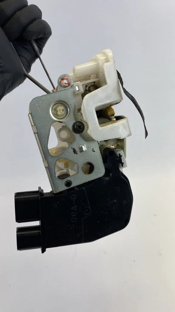 2003-2008 HONDA PILOT FRONT RIGHT SIDE DOOR POWER LOCK LATCH ACTUATOR ASSY
