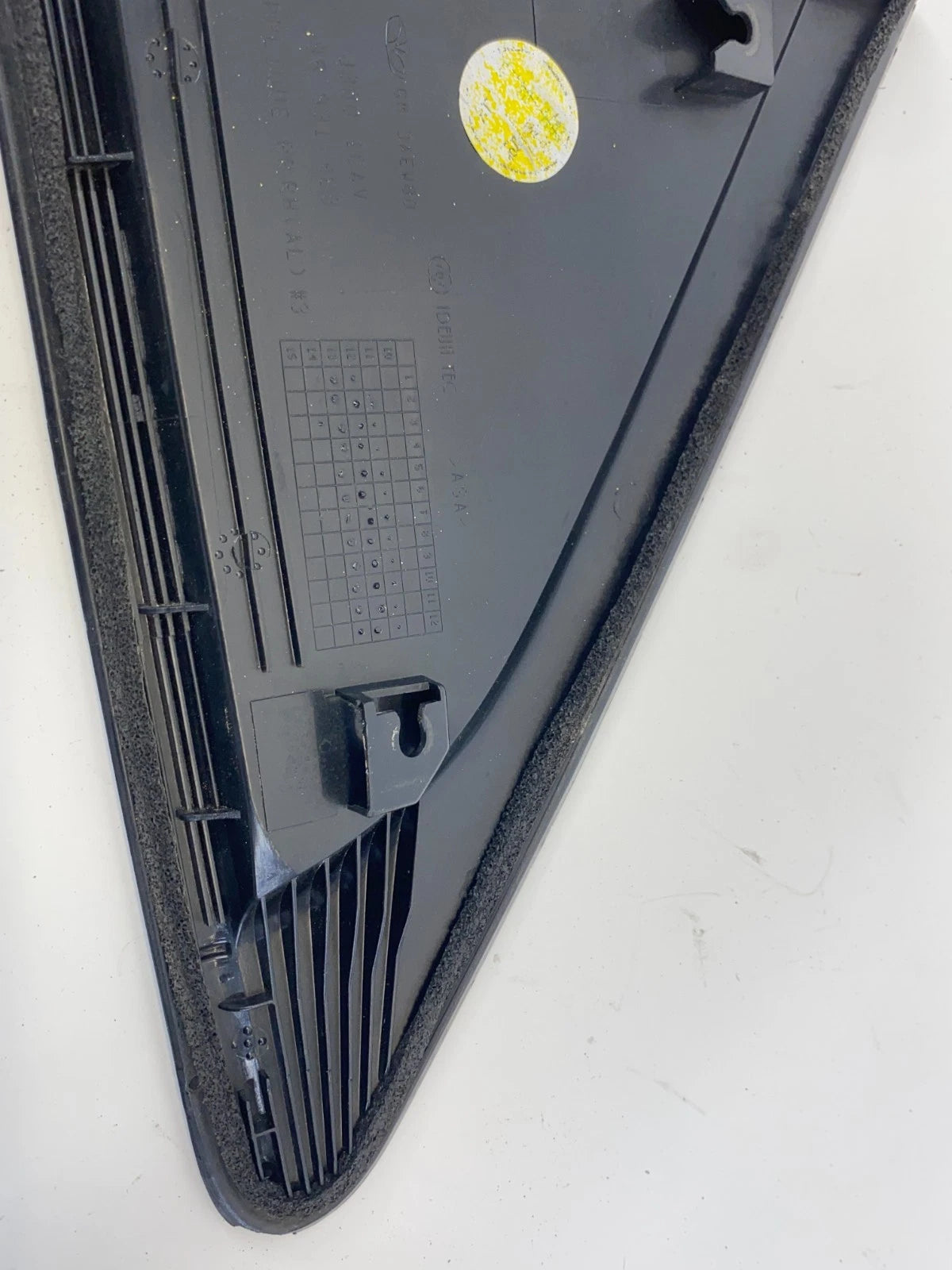 2011-2016 CHEVROLET CRUZE FRONT RIGHT SIDE EXTERIOR PILLAR CORNER COVER MOLDING