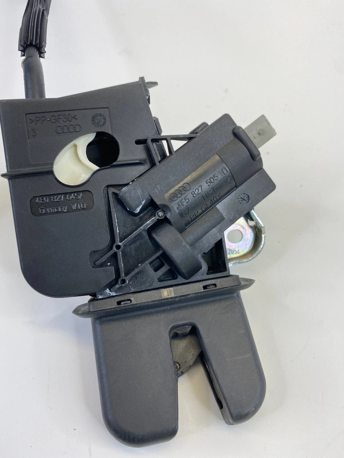 2005-2016 AUDI A4 QUATTRO REAR TRUNK LOCK LATCH ACTUATOR RELEASE 4F5827505D OEM