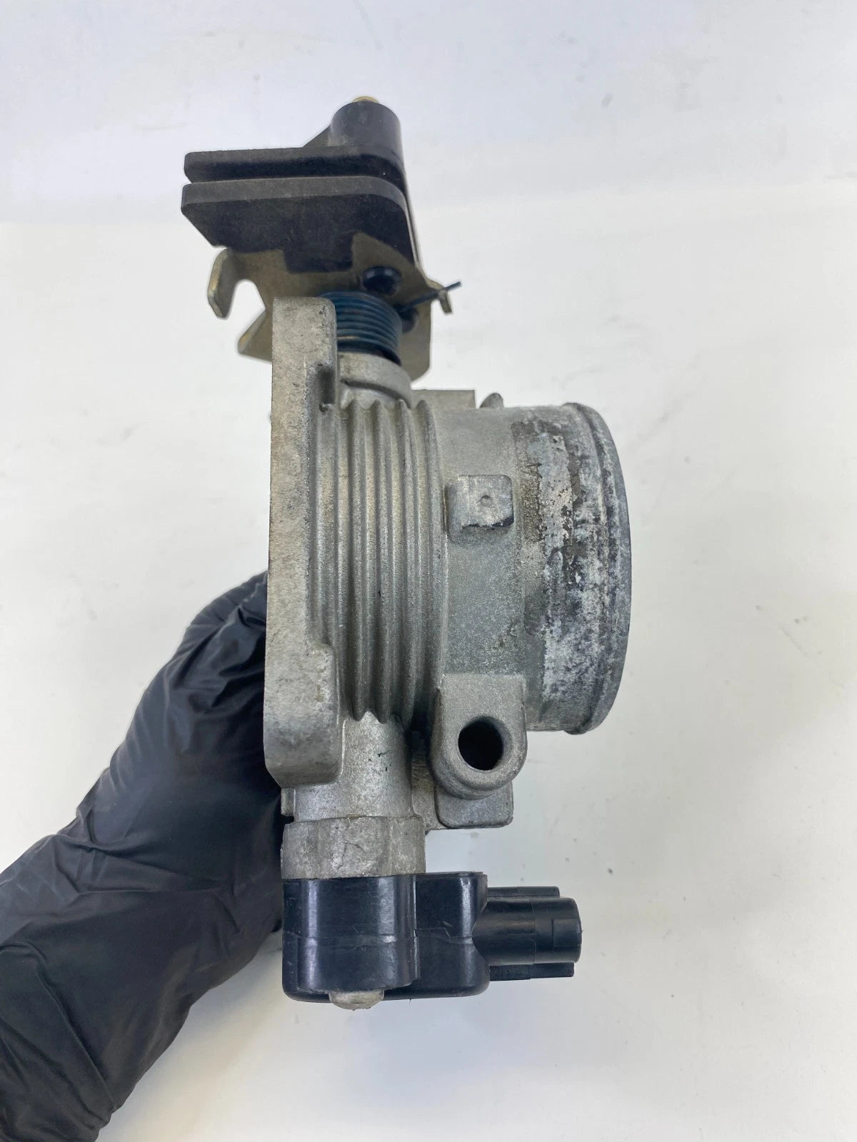 1998-2004 LINCOLN TOWN CAR THROTTLE BODY VALVE ASSEMBLY F4SF-9B989