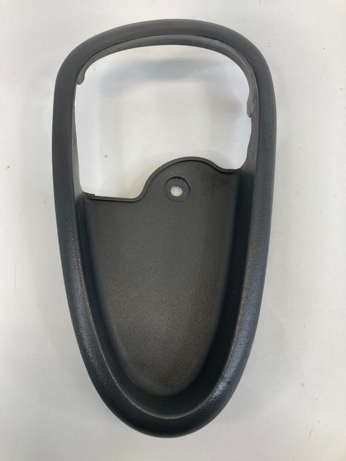 2001-2005 Pontiac Grand Am 4-DR Rear Left Inner Door Handle Bezel Trim 22617661