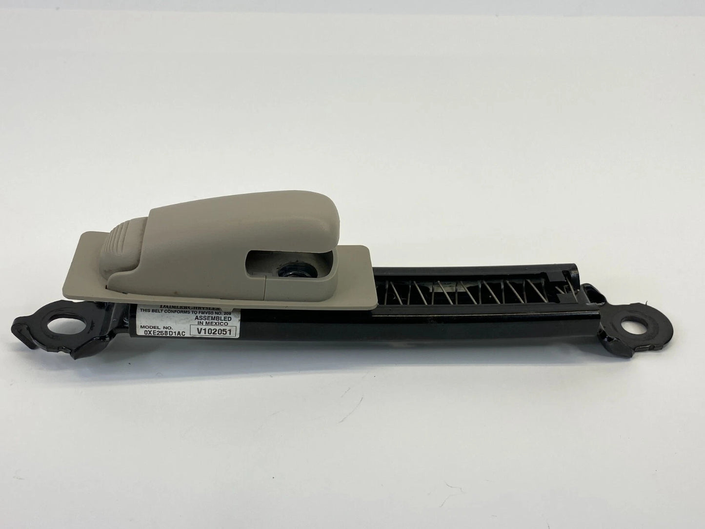 05-10 JEEP GRAND CHEROKEE FRONT LEFT SEAT BELT HEIGHT ADJUSTER 0XE25BD1AC OEM
