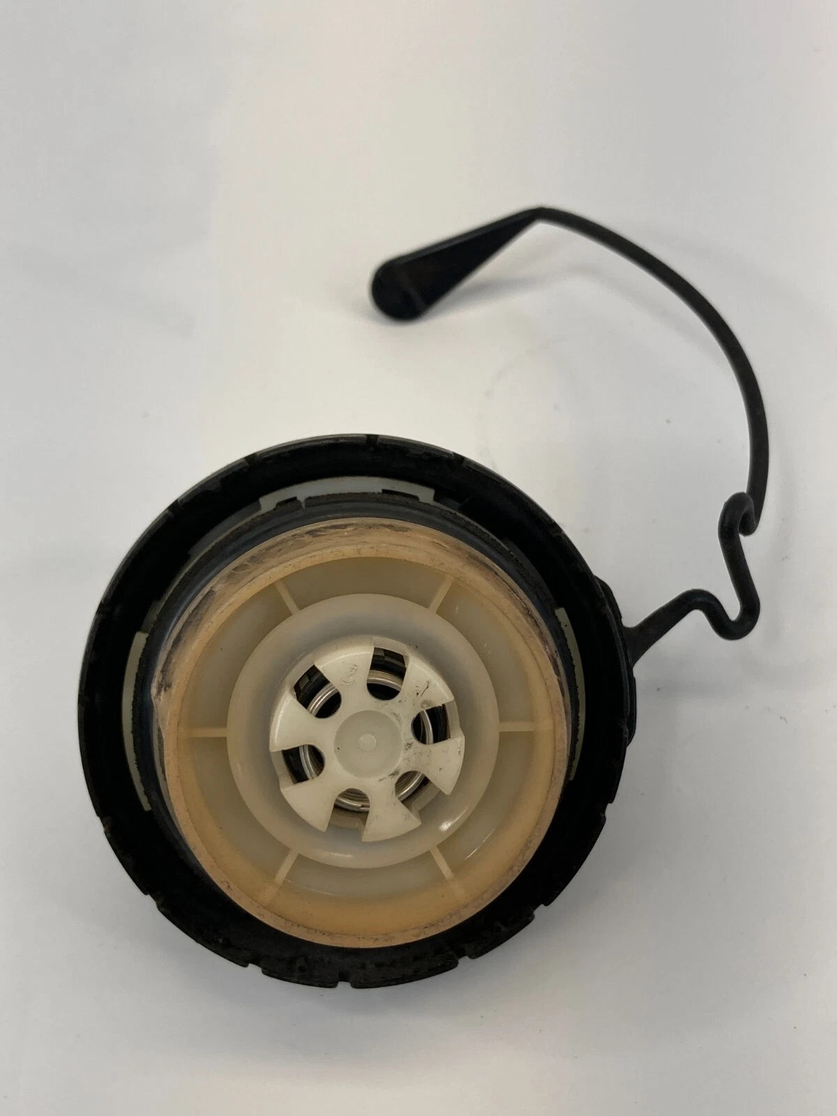 05-13 TOYOTA COROLLA 04-13 MATRIX SEDAN FUEL GAS TANK FILLER LID COVER CAP OEM