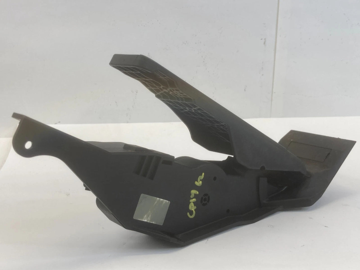 2009-2013 INFINITI G37 GAS ACCELERATOR PEDAL WITH SENSOR ASSEMBLY UNIT OEM