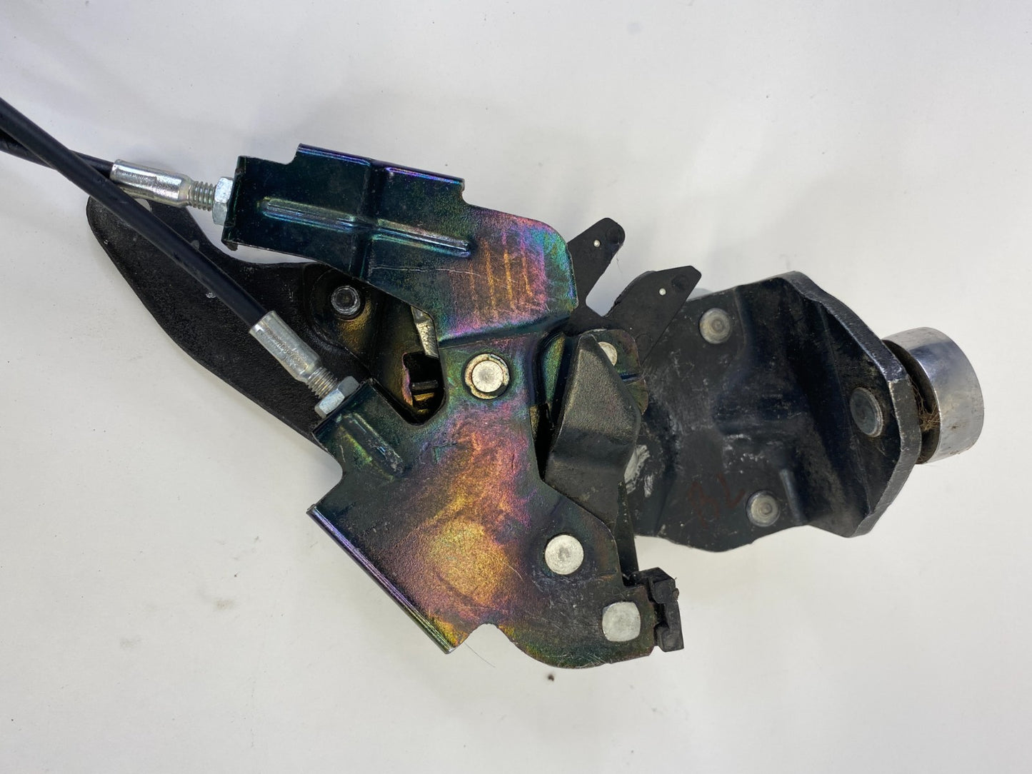 05 06 07 08 09 10 Honda Odyssey Rear Door Left Lower Sliding Hinge Roller OEM