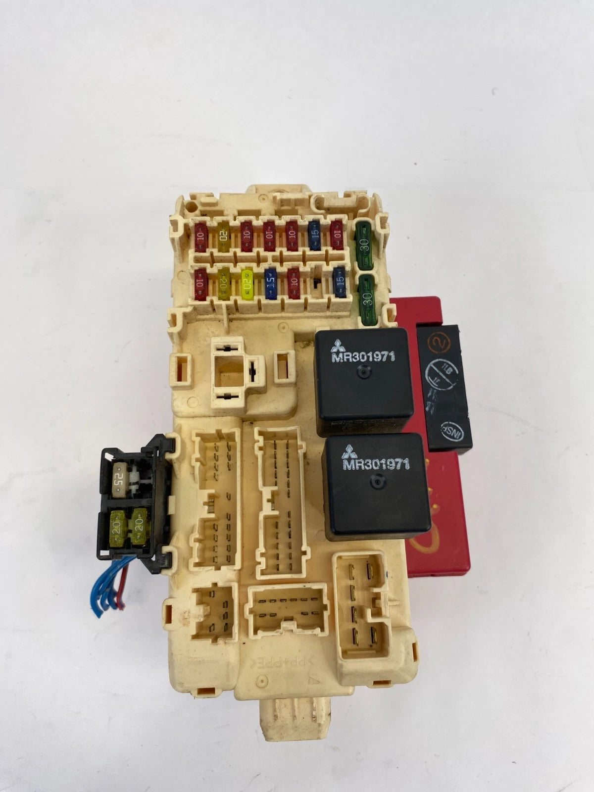 2000-2005 MITSUBISHI ECLIPSE CONVERTIBLE COUPE INTERIOR CABIN FUSE BOX MR490278