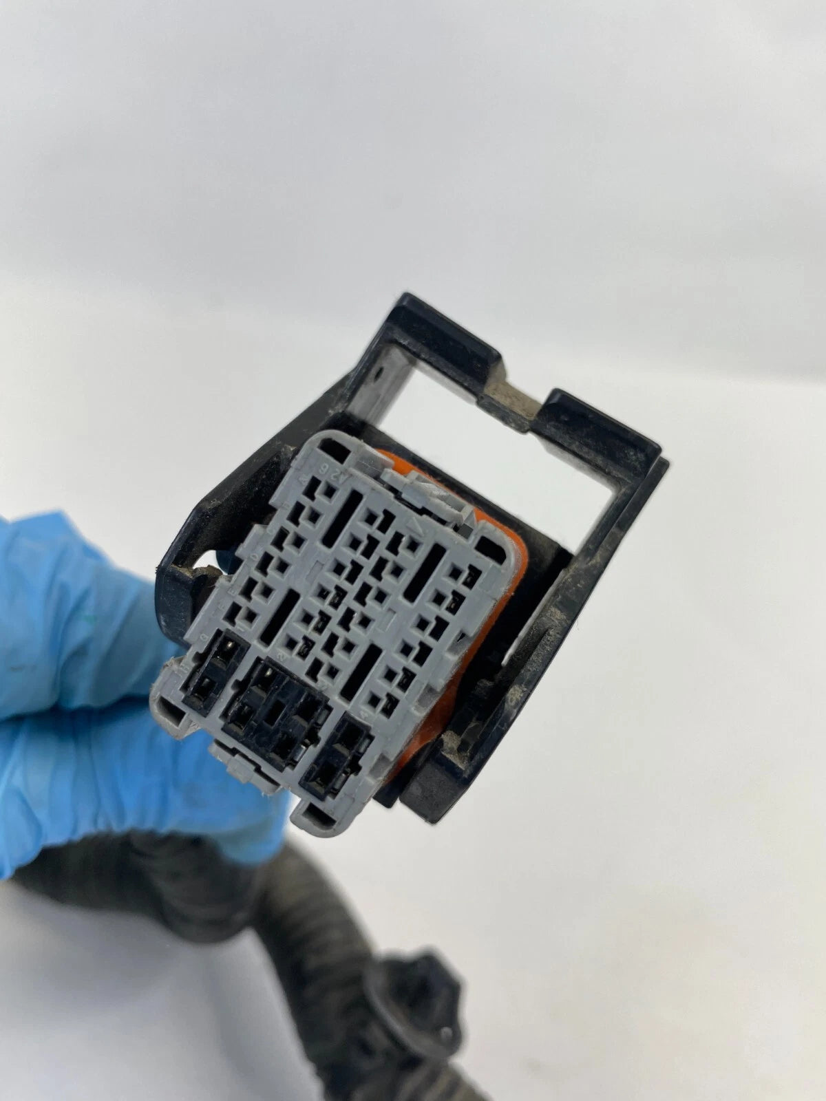2013-2019 NISSAN SENTRA NISSAN NV 1.8L ENGINE FUSE RELAY BOX SMALL FUSEBOX OEM