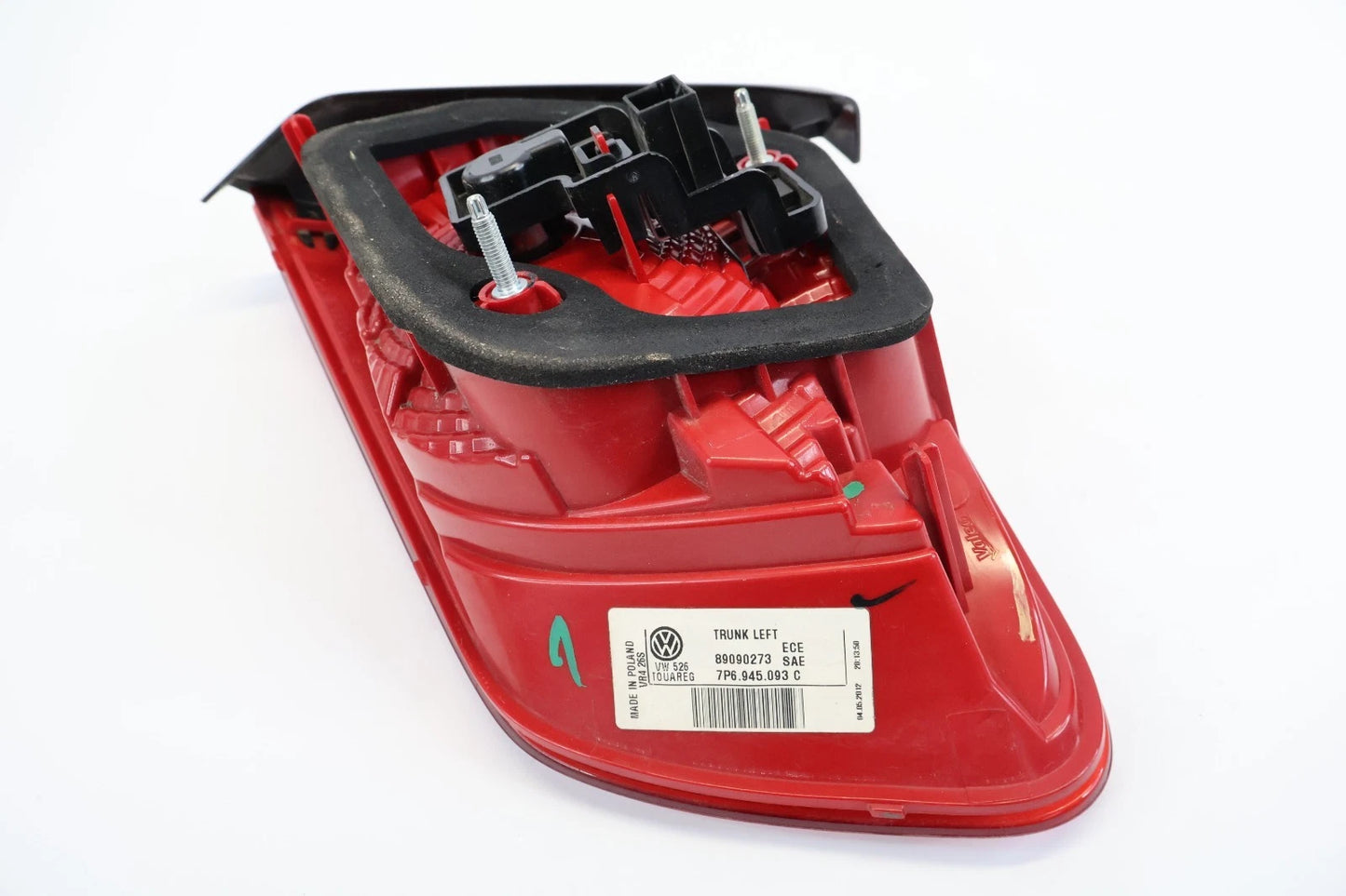 2011-2014 VW VOLKSWAGEN TOUAREG LEFT DRIVER TRUNK INNER TAILLIGHT 7P6-945-093-C