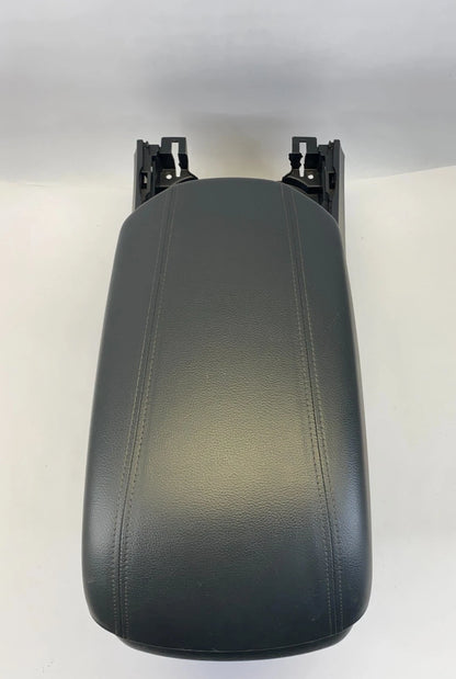 2016-2018 HYUNDAI SANTA FE SPORT CENTER CONSOLE ARMREST STORAGE COMPARTMENT OEM