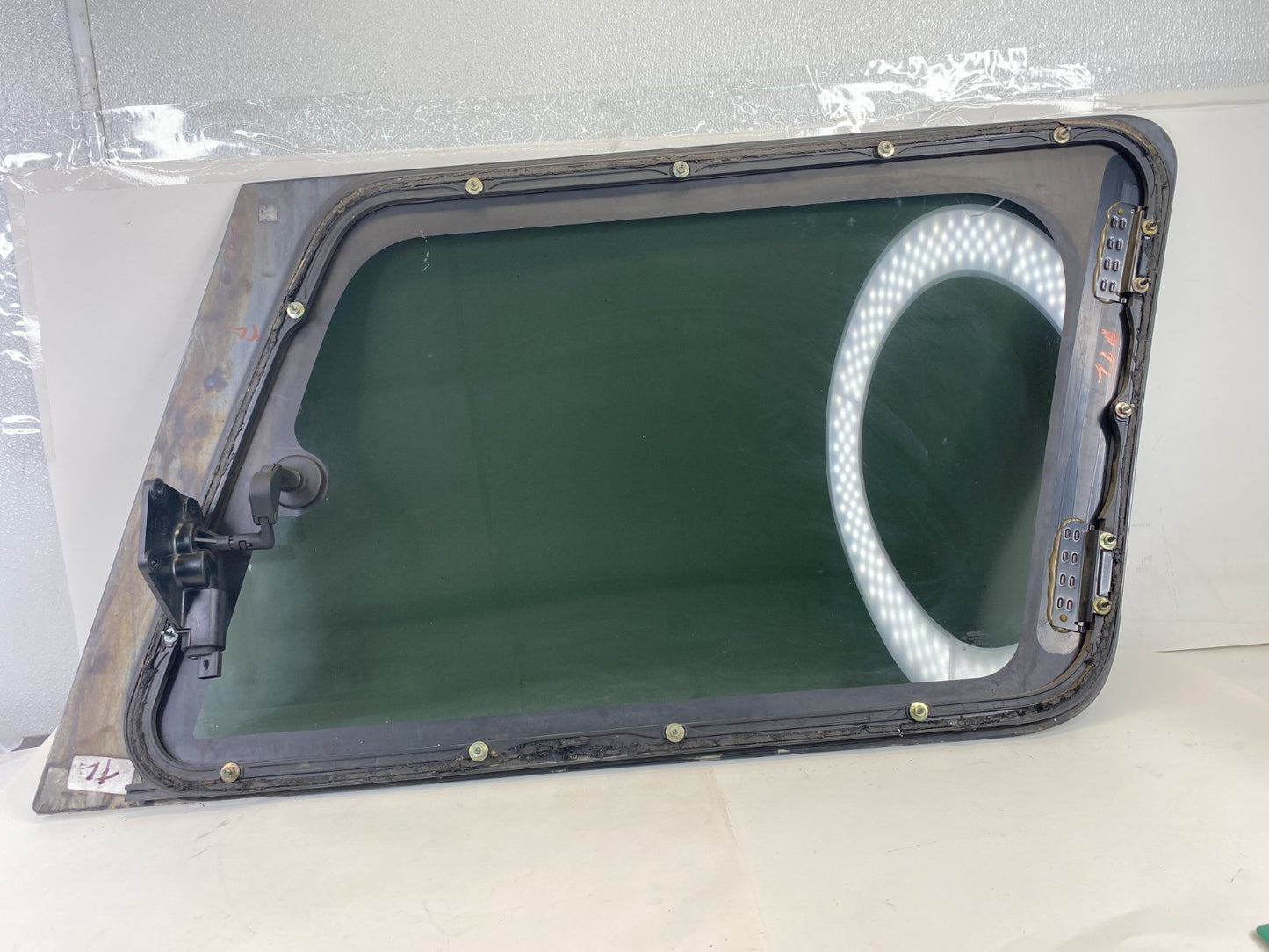 03 04 05 06 Lincoln Navigator Rear Left Back Side Quarter Window Glass OEM