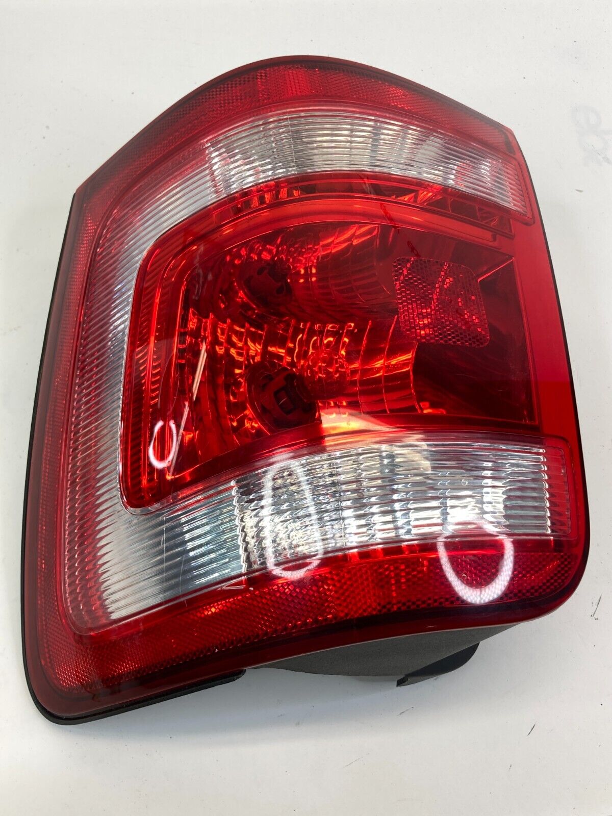 2008-2012 Ford Escape Right Passenger Tail Light Taillight Taillamp 8L8413B504A