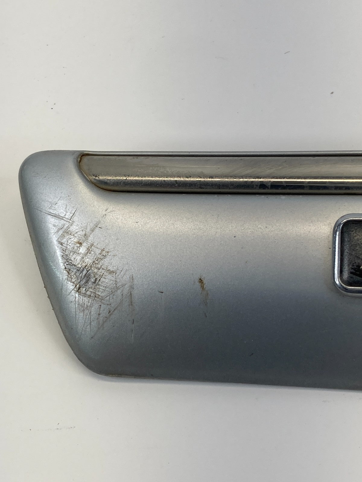 1999 Mercedes-Benz E430 Front Left Driver Fender Molding Trim 2106901562 OEM