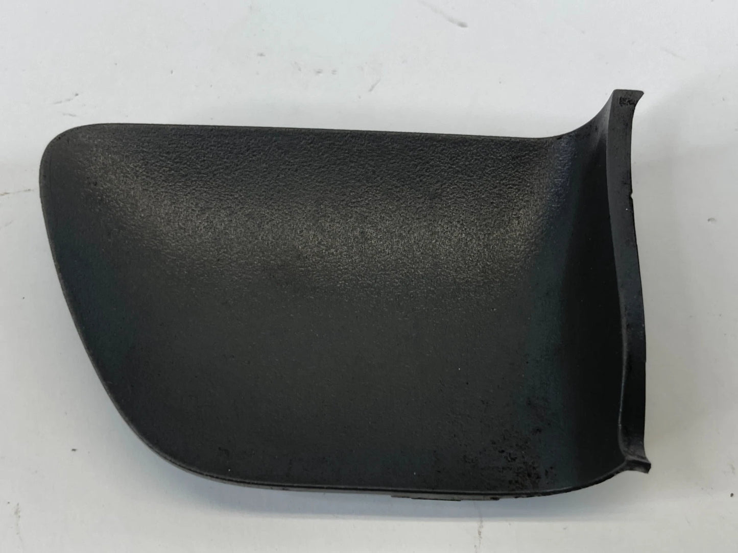 02-06 TOYOTA CAMRY REAR RIGHT INNER DOOR PLUG SCREW COVER TRIM 69283-AA020 OEM