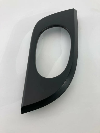 02-09 GMC ENVOY 02-06 ENVOY XL LEFT DRIVER SIDE INNER DOOR HANDLE COVER BEZEL