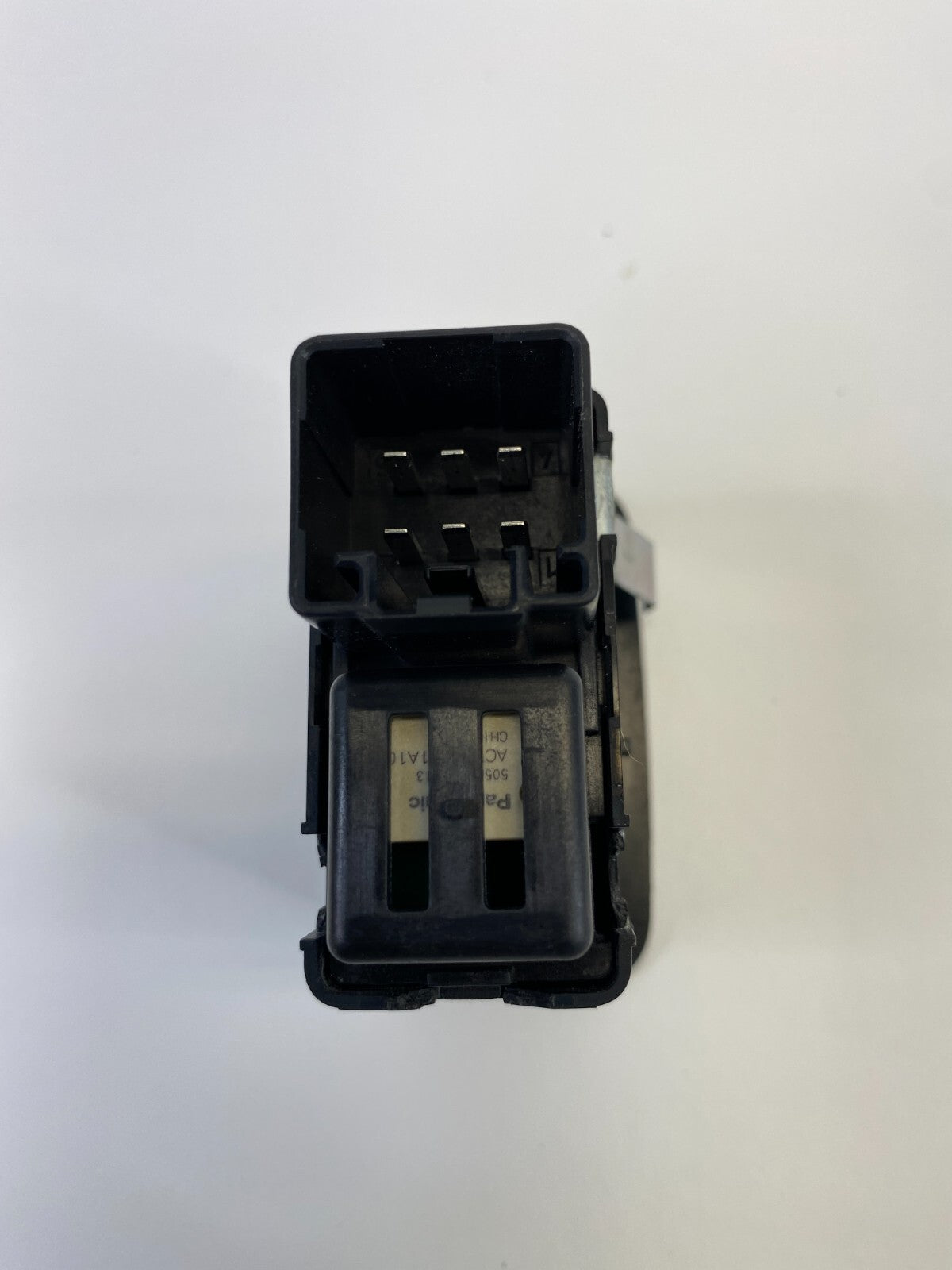 12-16 Chrysler Town & Country Rear Left Quarter Window Control Switch 68110874AB