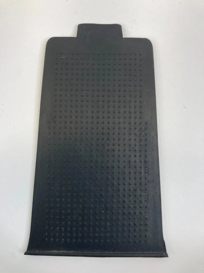 2003-2006 CHEVROLET AVALANCHE 1500 FRONT DASH CONSOLE STORAGE RUBBER MAT INSERT