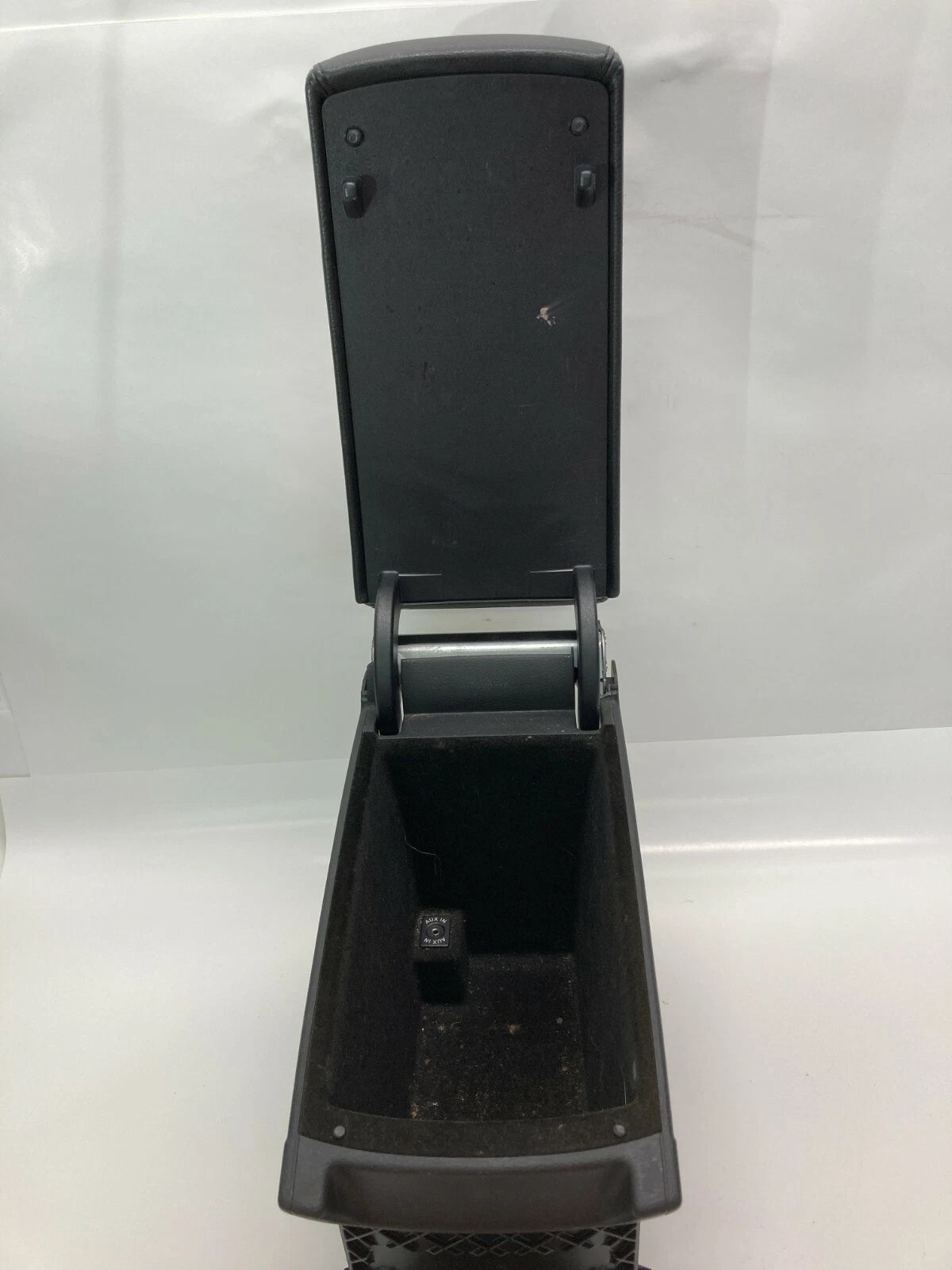 08-10 VW PASSAT CENTER CONSOLE ASSEMBLY W/ ARMREST ARM REST LID 3C0-863-319-AE