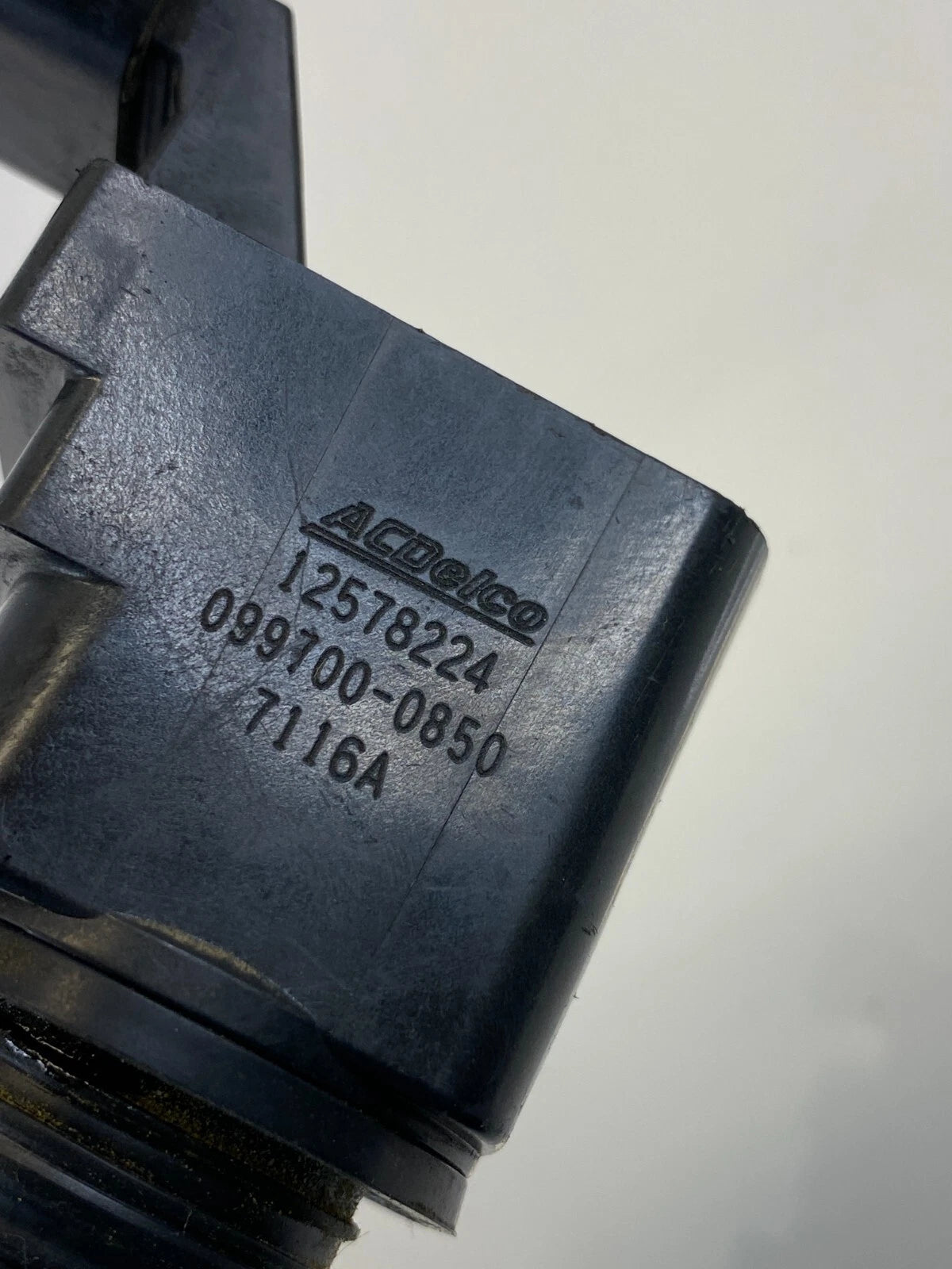 2007-2010 SATURN VUE 12-17 BUICK VERANO 2.4L IGNITION COIL IGNITOR 12578224 OEM
