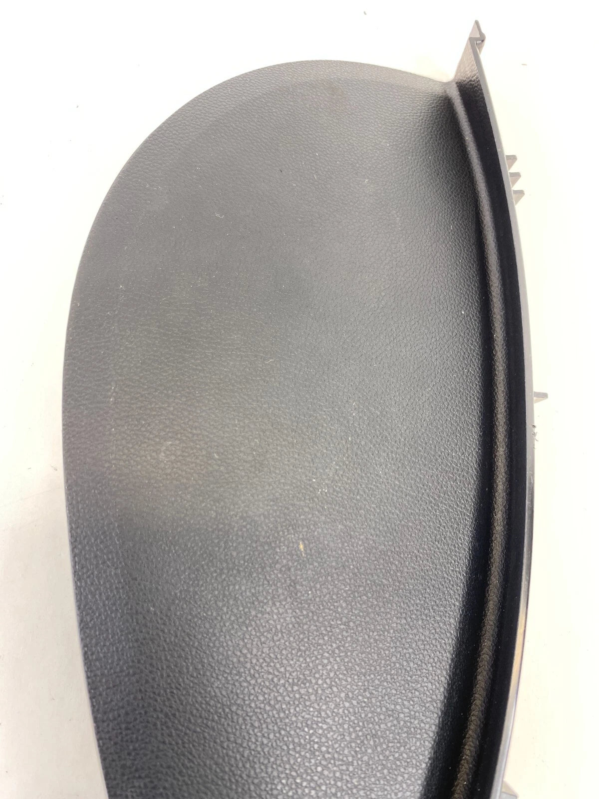 06 BMW 330XI 330I RIGHT PASSENGER SIDE DASH END CAP COVER BEZEL TRIM 51457077820
