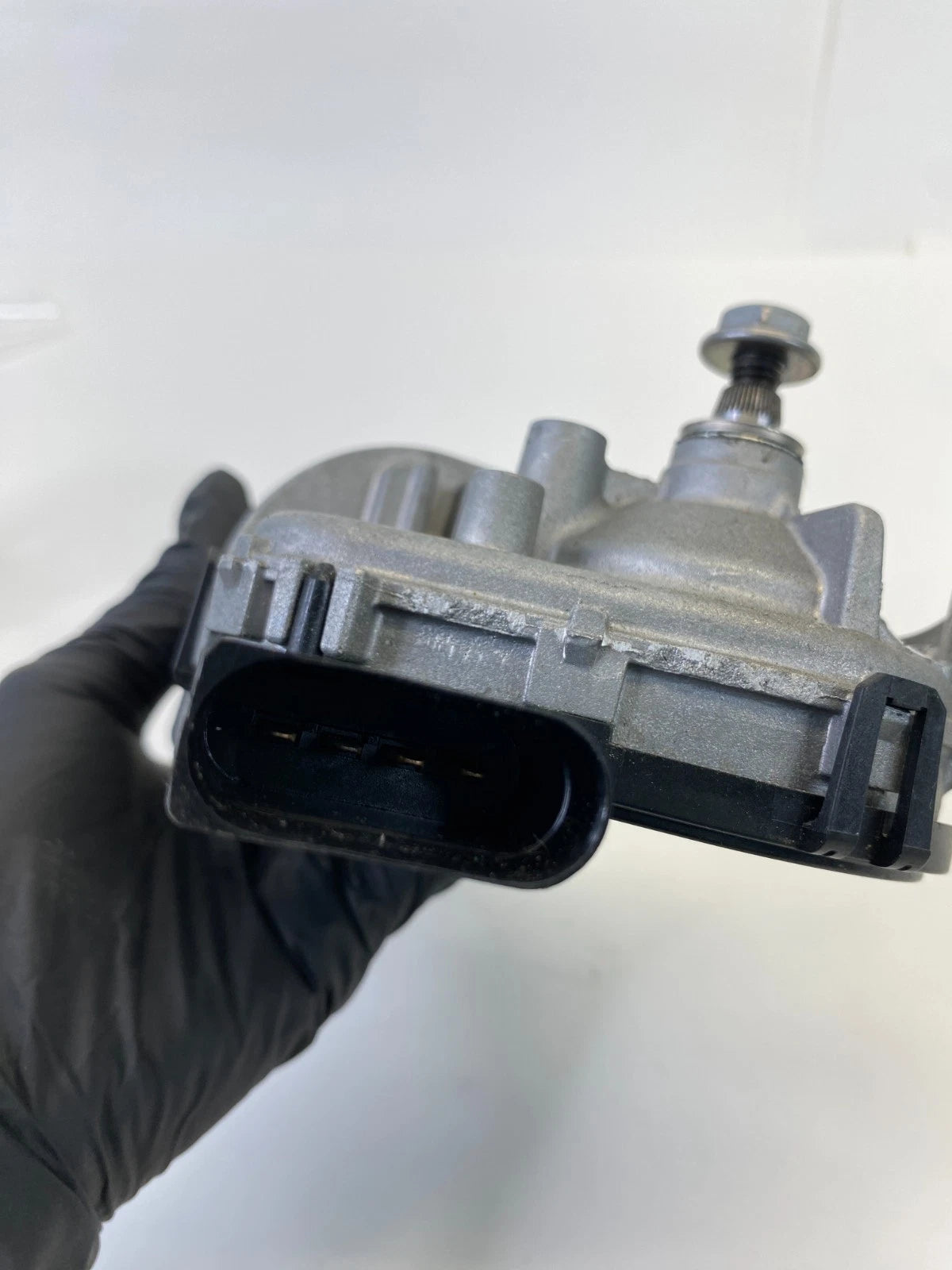 2016-2018 KIA SORENTO SUV FRONT WINDSHIELD WIPER MOTOR ASSEMBLY OEM