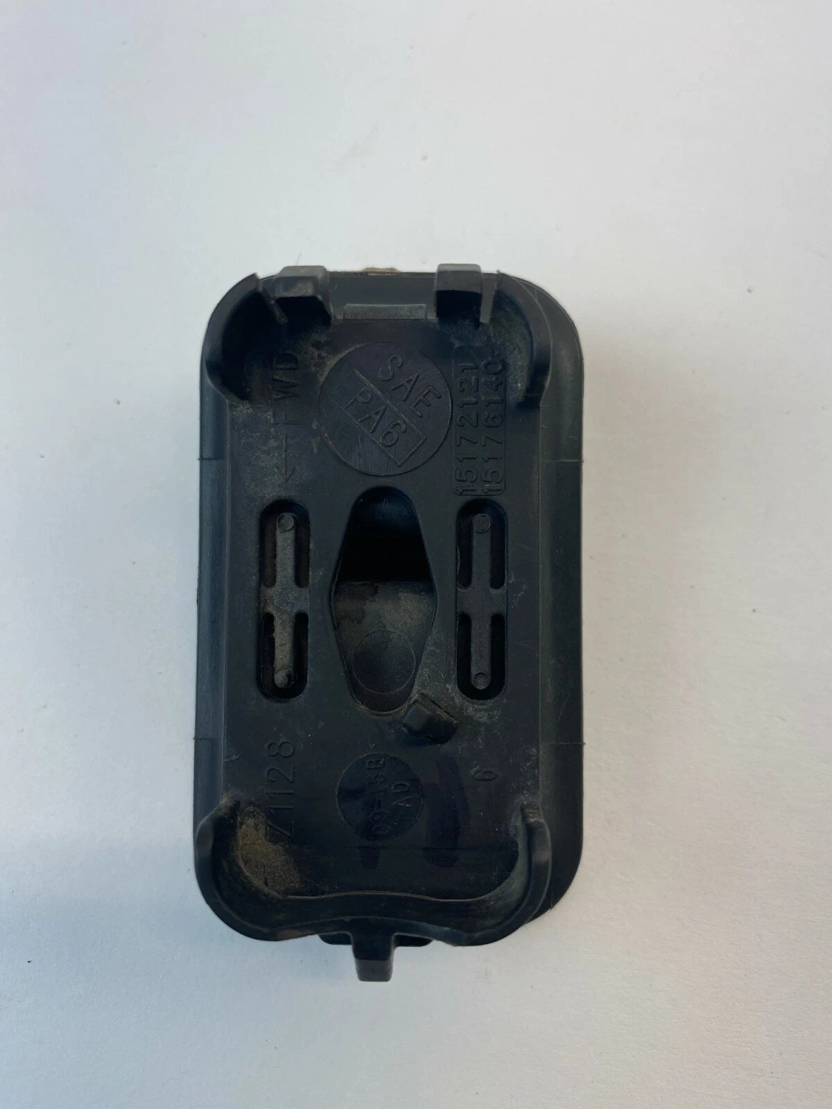 2000-2006 CHEVROLET TAHOE REAR LEFT SIDE DOOR LOCK CONTROL SWITCH 15172121 OEM