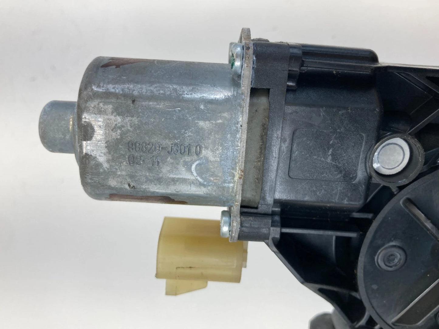 2010 2011 GMC TERRAIN FRONT LEFT SIDE DOOR POWER WINDOW MOTOR ASSY 98820-J3010
