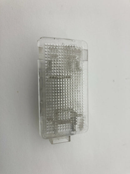 2003-2016 VOLVO XC70 REAR RIGHT INTERIOR COURTESY LIGHT LAMP LENS 9151431 OEM