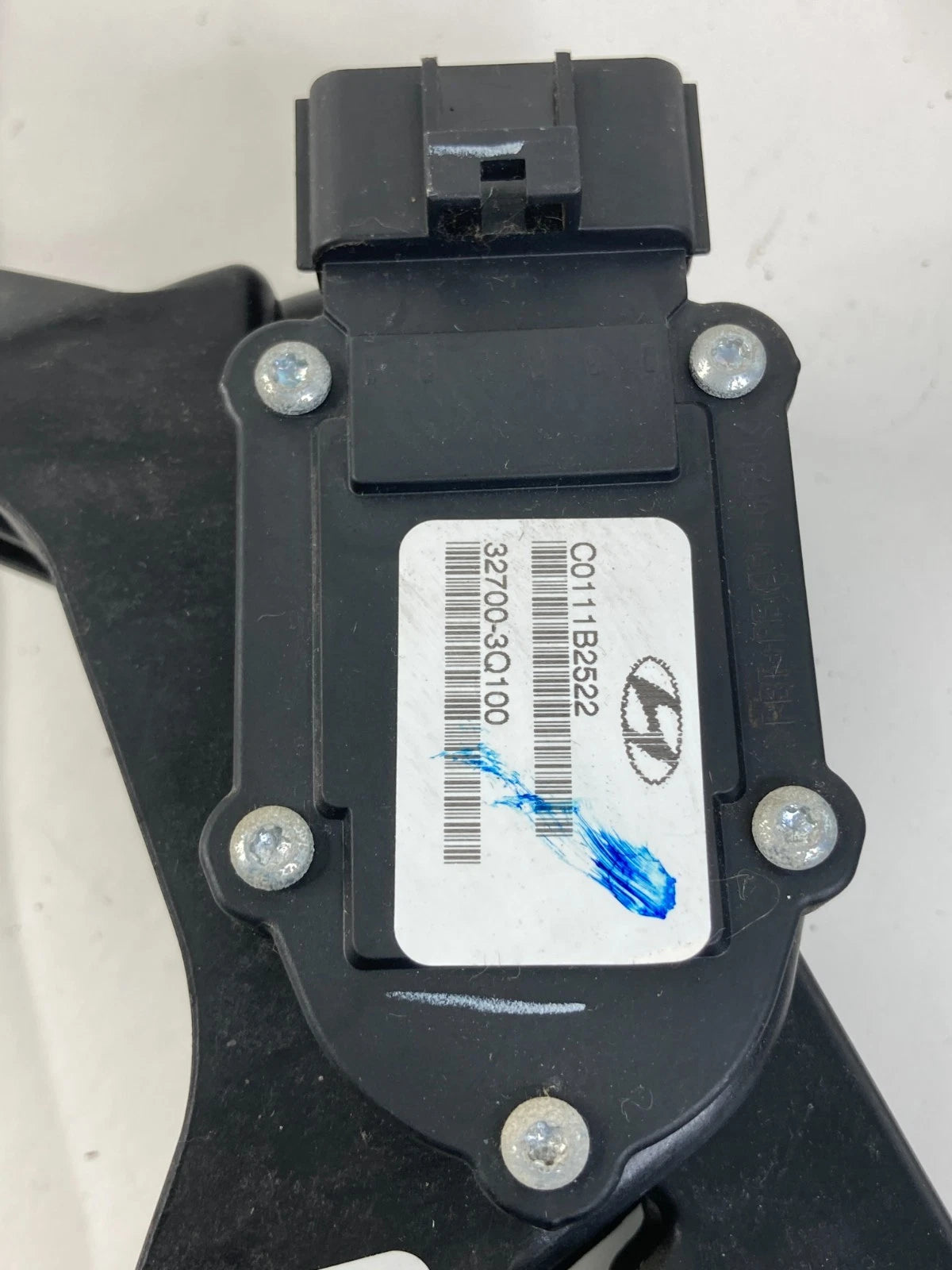 2011-2015 HYUNDAI SONATA ACCELERATOR PEDAL GAS UNIT SENSOR ASSY 32700-3Q100 OEM