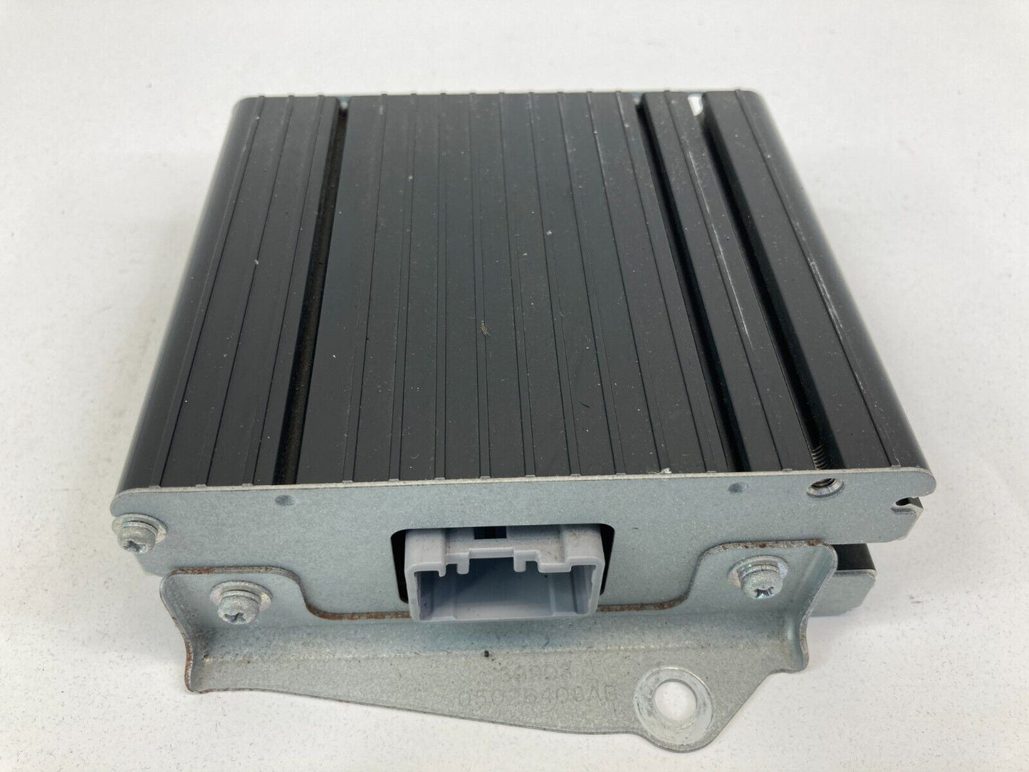 2008-2012 Chrysler Town & Country Power Inverter Converter Module 05026408AB