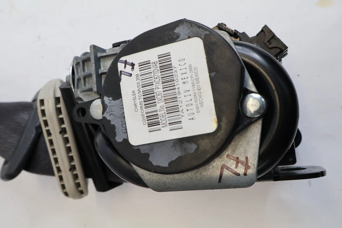 2011-2017 JEEP COMPASS FRONT LEFT DRIVER SEAT BELT RETRACTOR 605884101L OEM