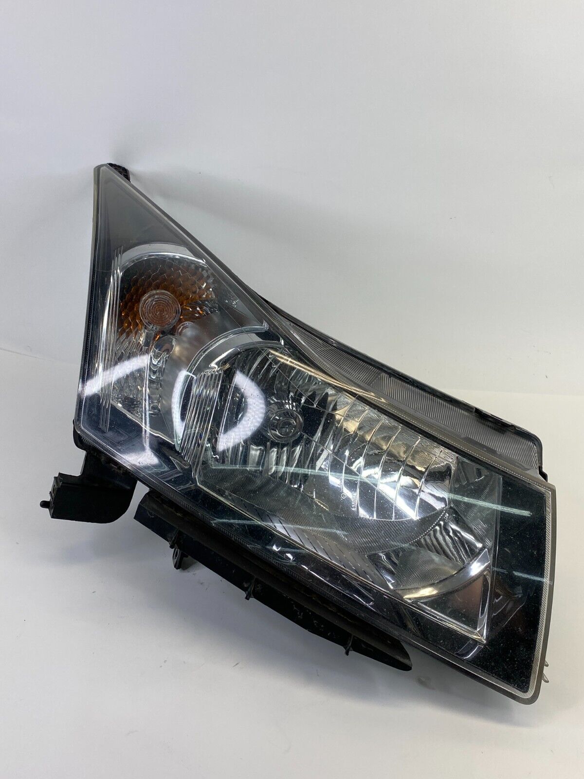 2011-2015 Chevrolet Chevy Cruze Front Right Headlight Headlamp Assembly OEM