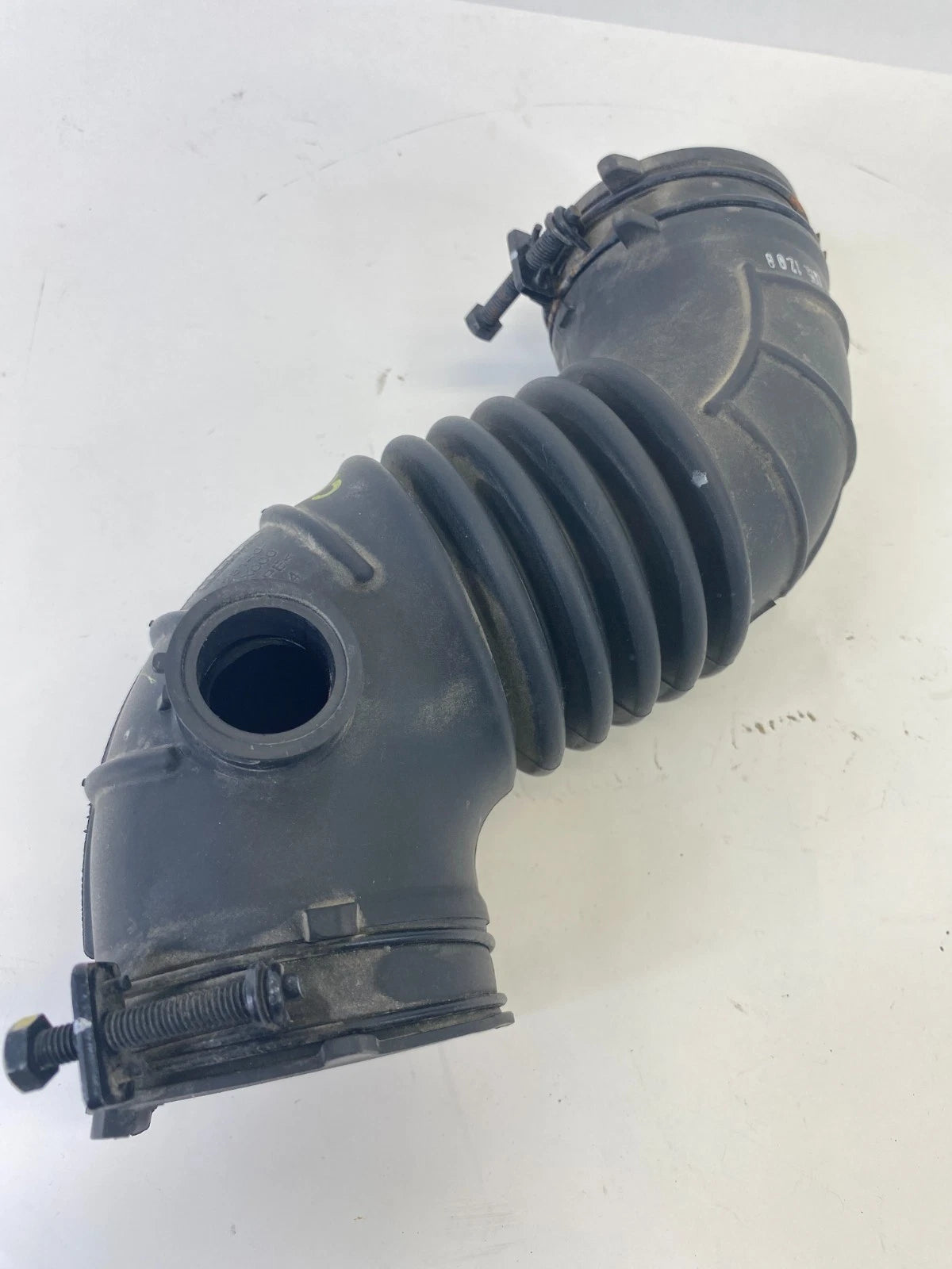2012-2017 KIA RIO HYUNDAI ACCENT AIR INTAKE HOSE TUBE PIPE DUCT 28140-3X000 OEM