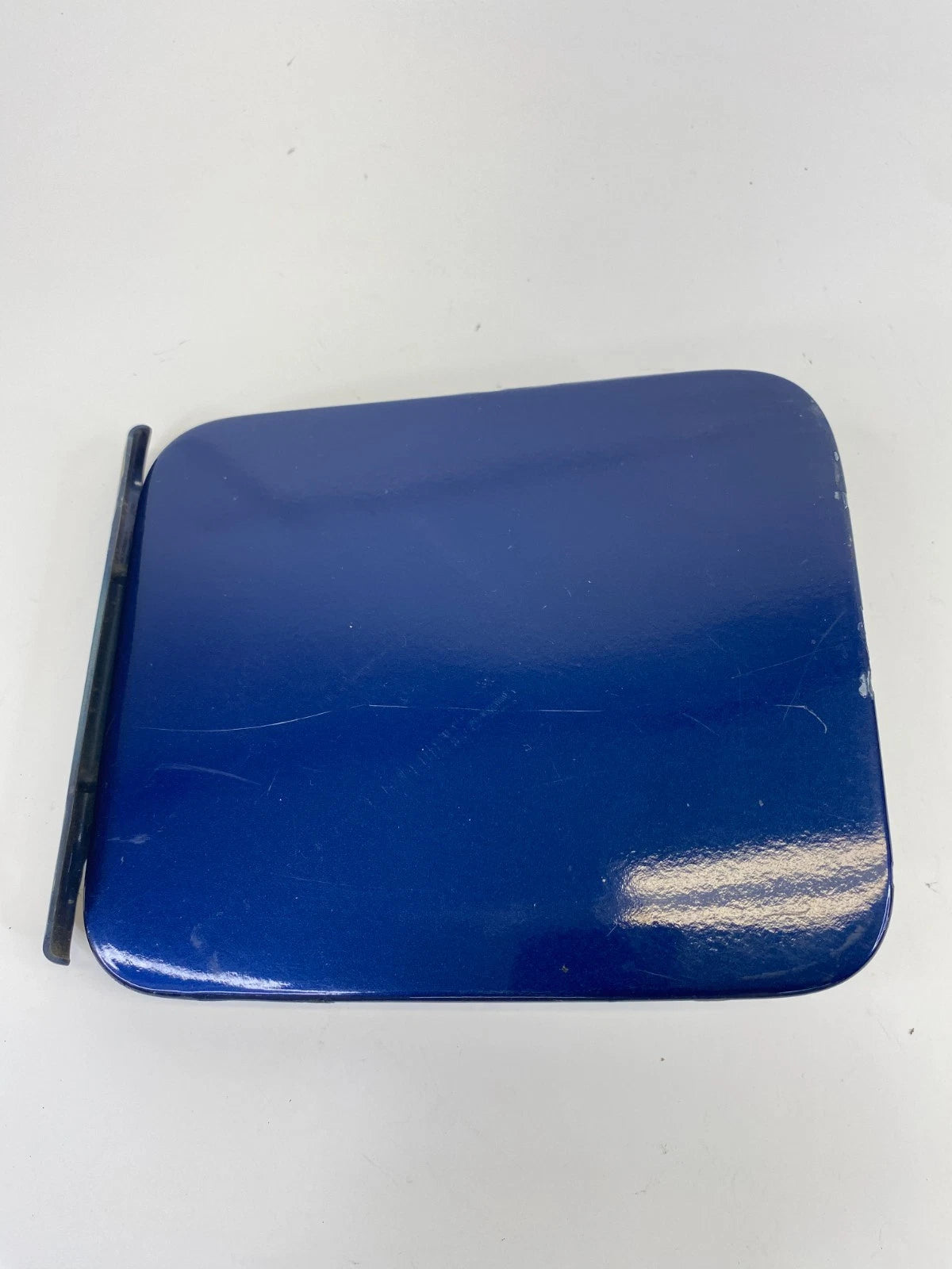 2012-2019 Nissan Versa SEDAN Fuel Filler Door Tank Gas Lid Cover Assy OEM